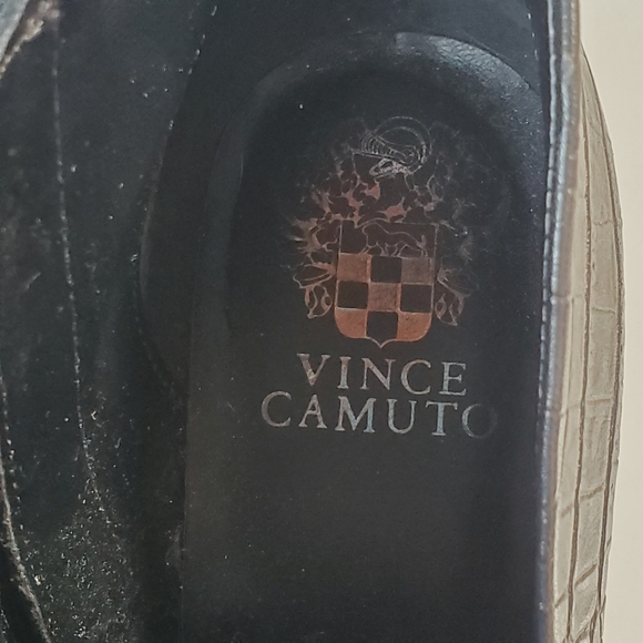 Vince Camuto Jorgetta Croc Embossed Booties Size 9M. - Picture 3 of 7